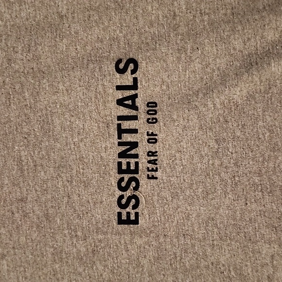 Essentials Fear Of God mens XL T-shirt- BNWT - Picture 2 of 7